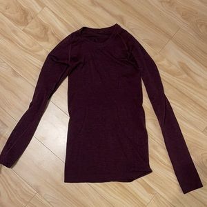 Lulu Lemon Swiftly Tech long sleeve size 6 maroon